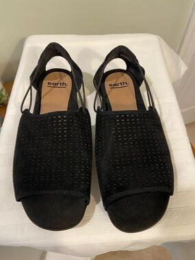 Earth Brand Black "Alder Abra" Open Peep toe Slip On